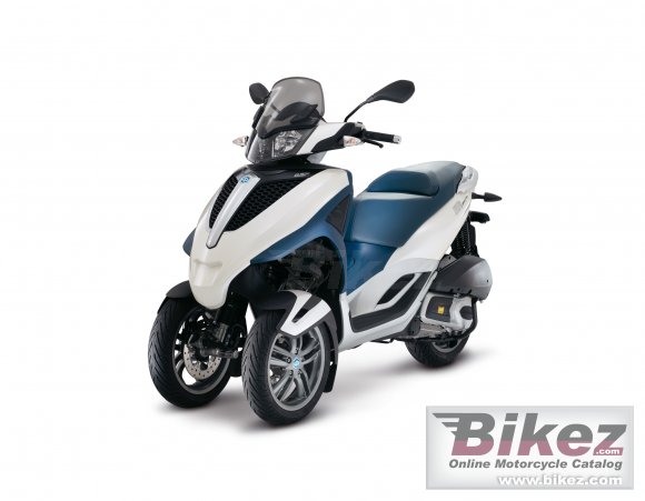 2013 Piaggio MP3 Yourban 300 LT photo